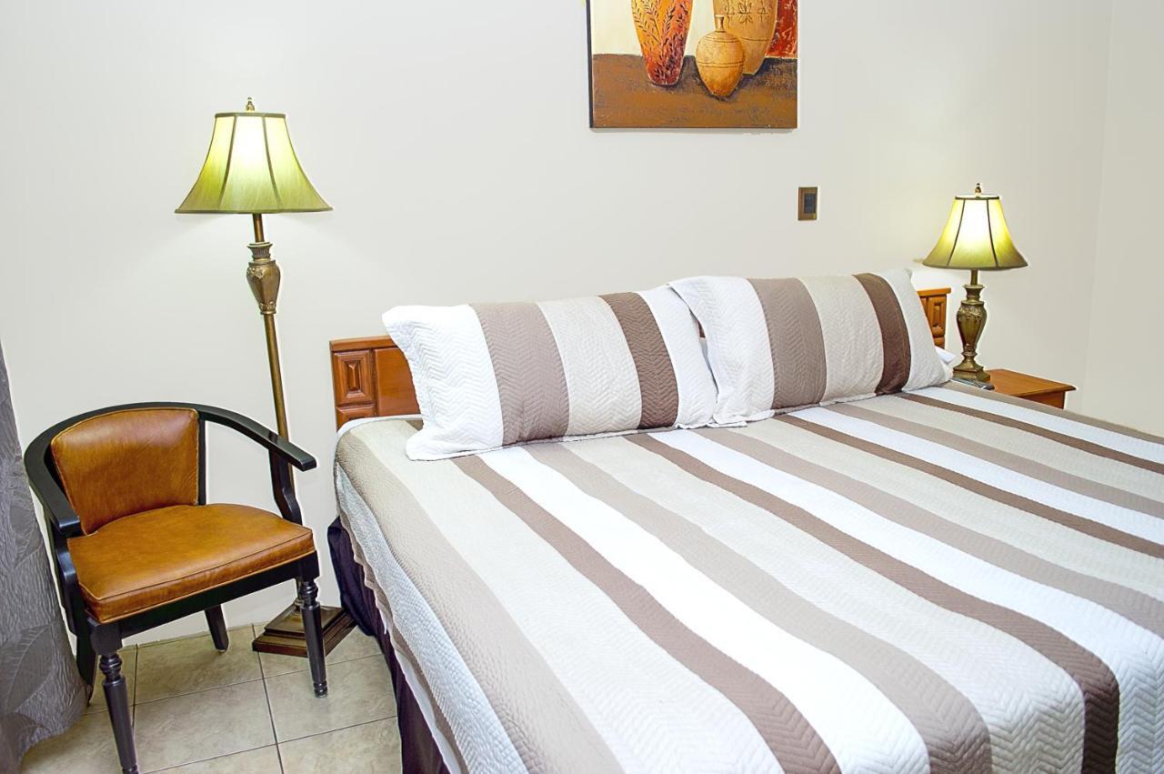 Hotel Tropico Inn Сан Мигел Екстериор снимка